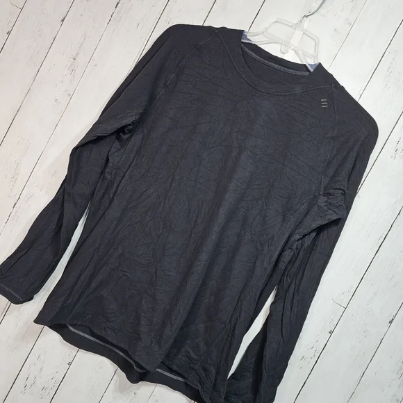 Lululemon Men's Black Vented Under Arms Size XL Long Sleeve Lightweight . - Picture 2 of 7